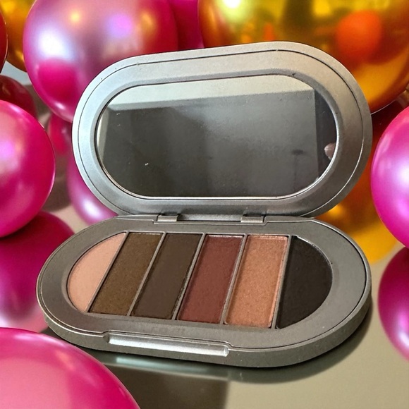 r.e.m. beauty Smitten Kitten Midnight Shadows Eyeshadow Palette New In Box - Picture 1 of 10